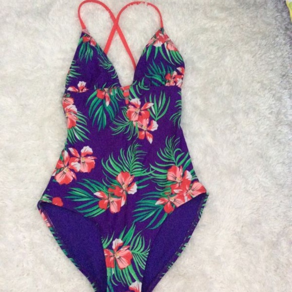bathing suit - Picture 1 of 3